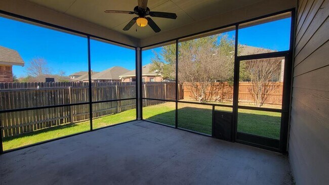 Building Photo - 706 Old Settlers Dr