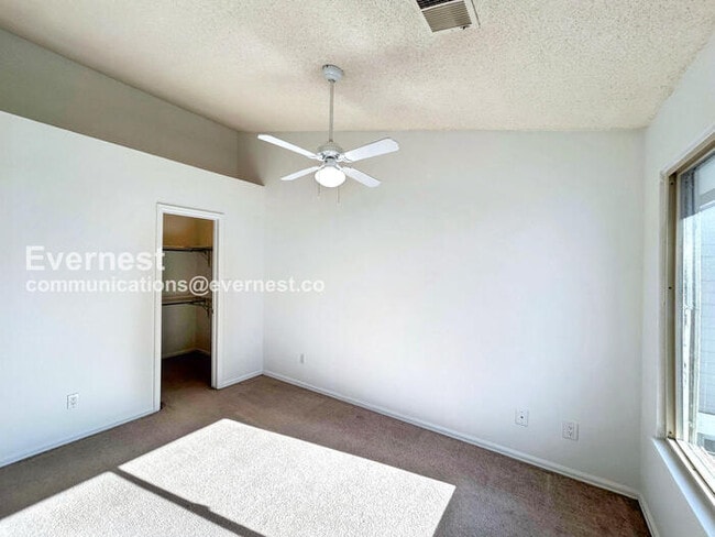 Building Photo - 3700 Iguana Dr