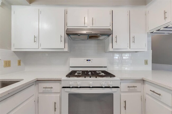 Building Photo - 2005 Cody Ct