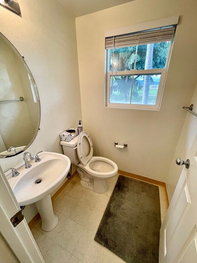 Building Photo - Ocen Pointe Potenial 3 Bedroom Home for Re...