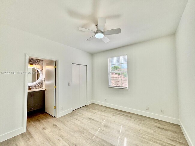 Building Photo - 1498 Barcelona Way