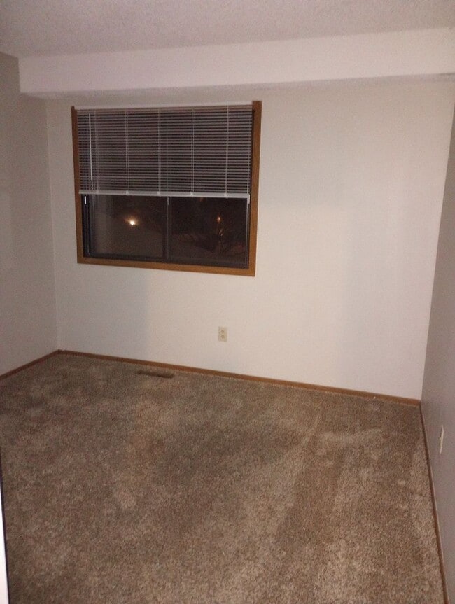 Building Photo - Two Bedroom Townhome