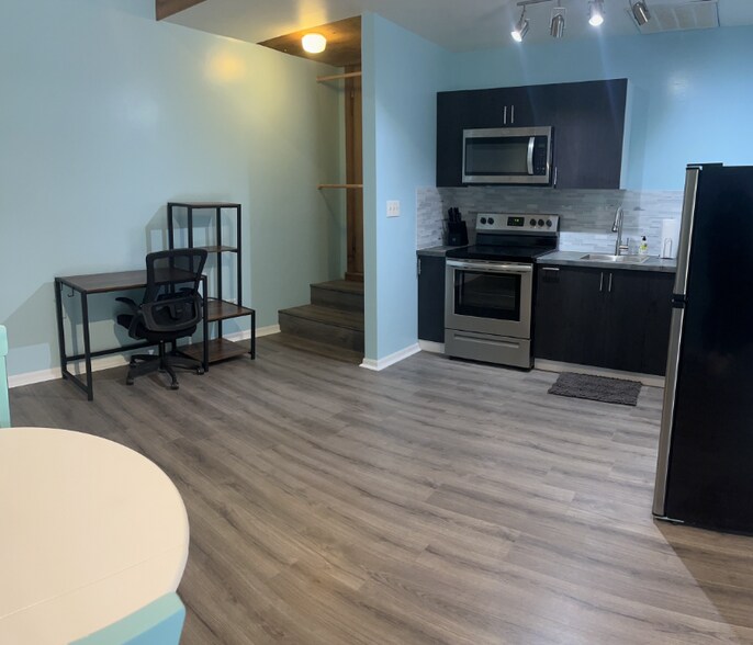 Building Photo - 3848 Floyd Rd