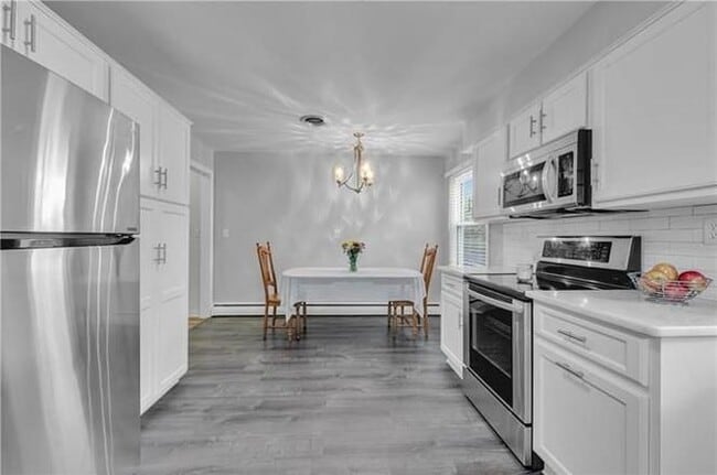 Building Photo - 2744 Helen St