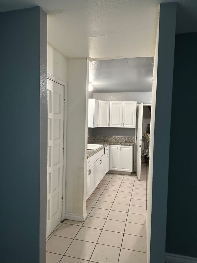 Building Photo - Luxurious 3-Bedroom Home with Detached Garage and New Updates in San Bernardino