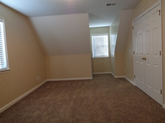 Building Photo - 2702 Camden Ct