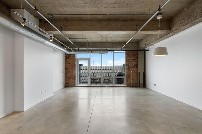 Building Photo - 901 N 3rd St