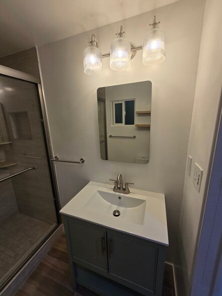 Building Photo - 3230 Cerritos Ave