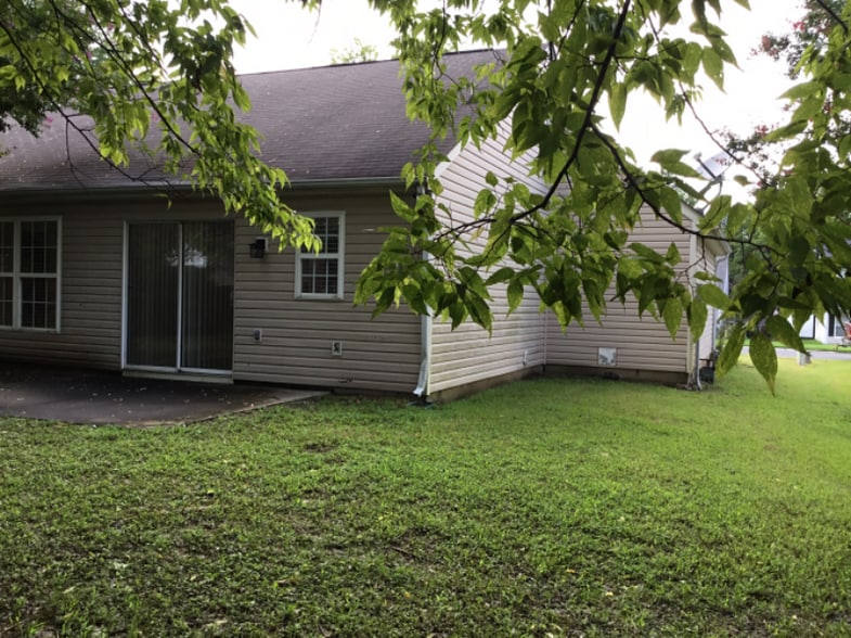 Building Photo - 1609 Tate Rd