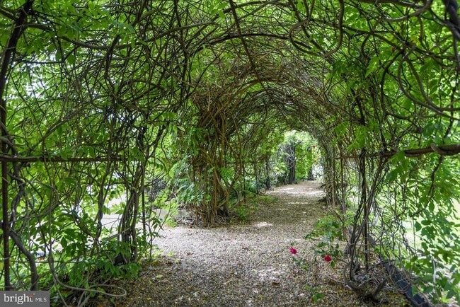 Building Photo - 8350 Greensboro Dr