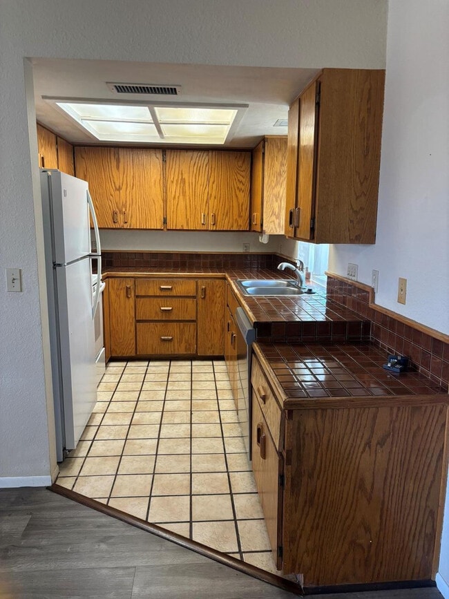 Building Photo - 1584 Sandy Ln