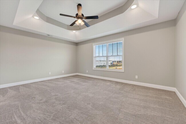 Building Photo - Pet Friendly Four Bedroom with Bonus!