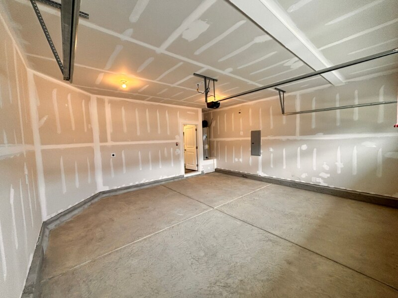 Building Photo - 107 Yellow Iris Dr