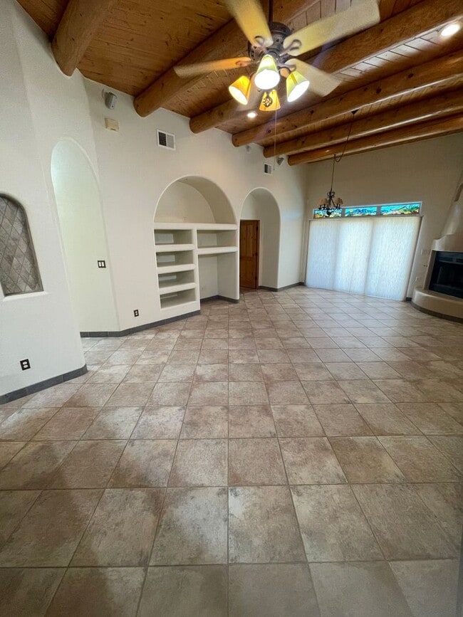 Building Photo - Great Home in Picacho Hills - Fairway Vill...