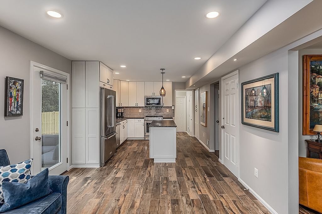 Building Photo - 9551 Pine Cluster Cir