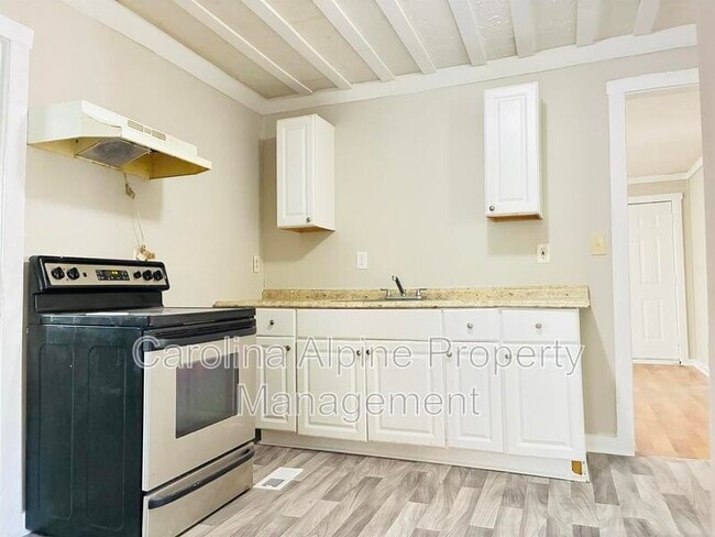 Building Photo - 1110 W Sykes St