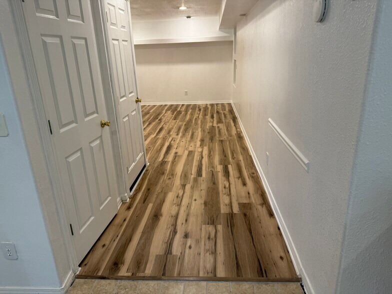 Building Photo - 6085 Fescue Dr