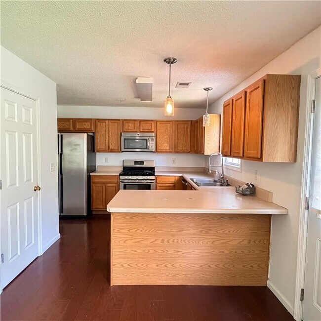 Building Photo - 153 Greystone Cir