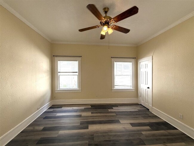Building Photo - Beautifully Renovated 2 bedroom, 1 bath Bungalow | Historic Highland area | $900/Month Rent