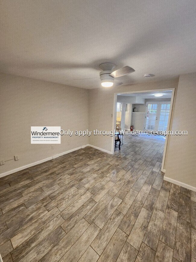 Building Photo - 2330fs