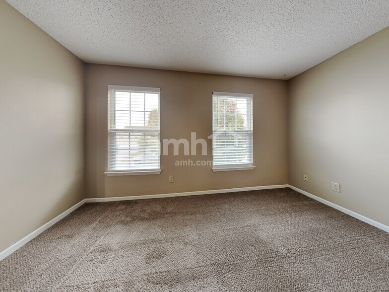 Building Photo - 13426 Allegiance Dr