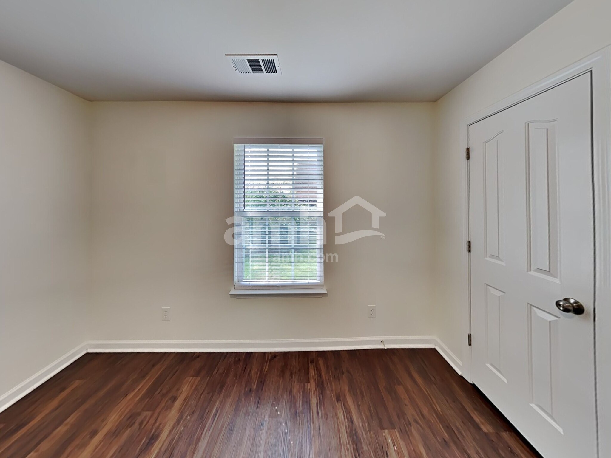 Building Photo - 4204 Birch Dr