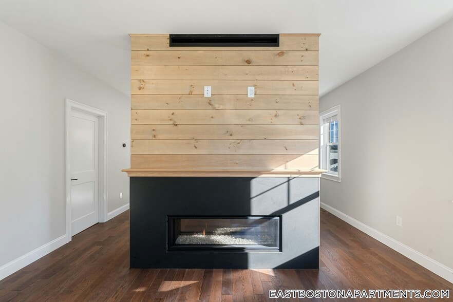 Building Photo - 120 St Andrew Rd