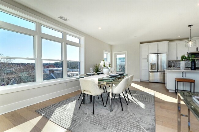 Building Photo - 62 Foundry St