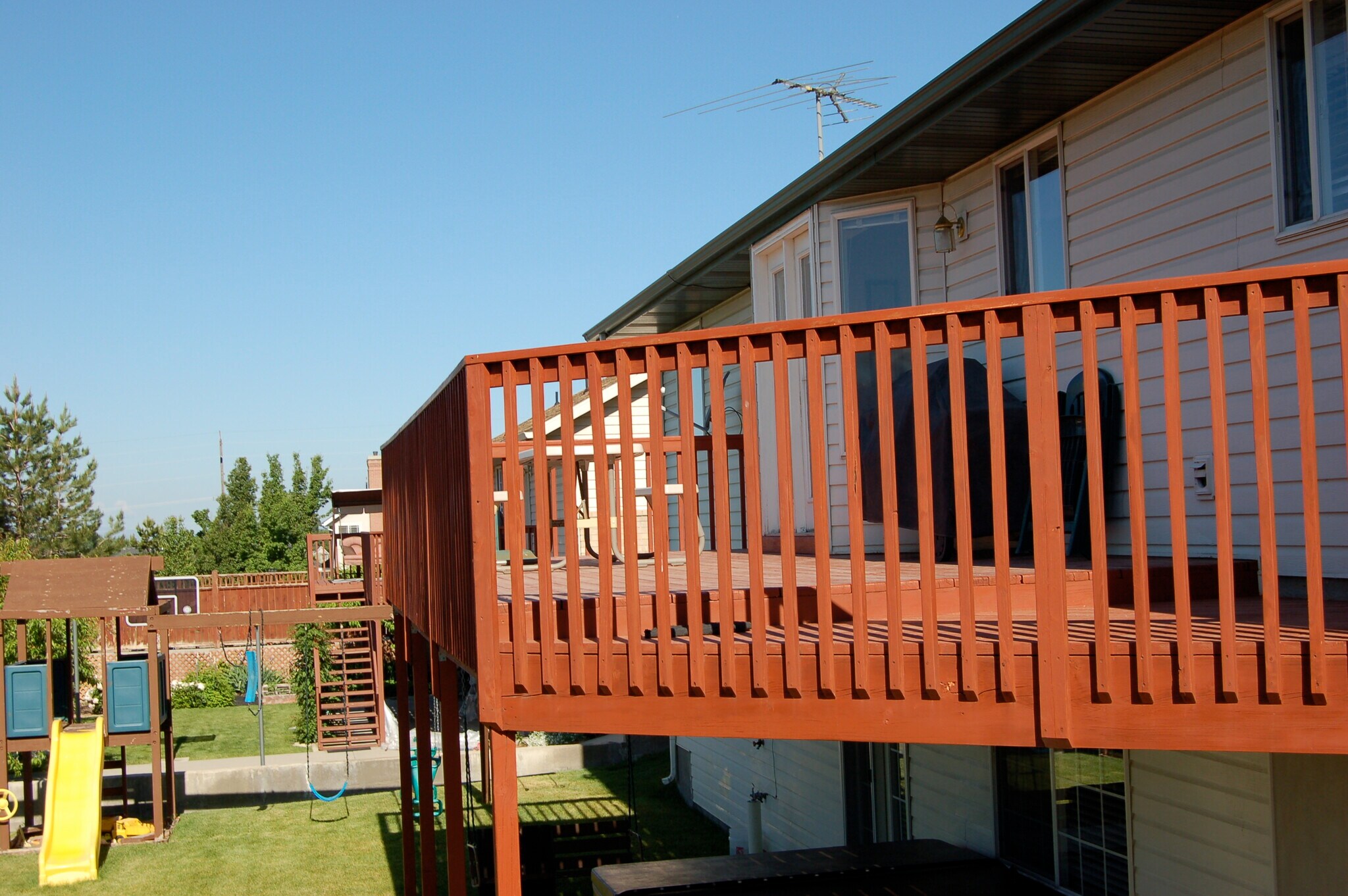 Backyard Deck - 454 E 800 N