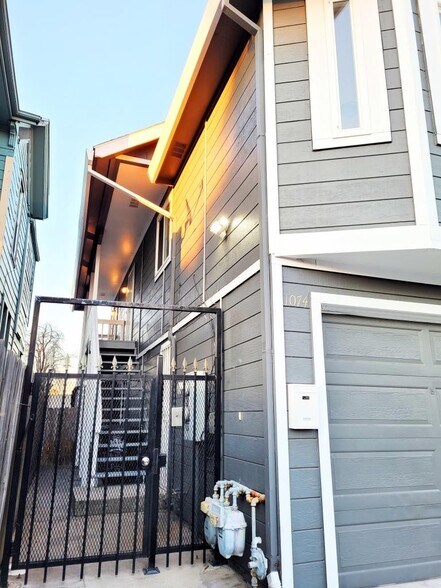 Building Photo - 1074 18th Street