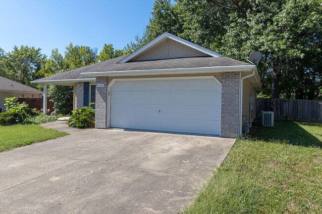 Building Photo - 1404 Jean Rae Dr