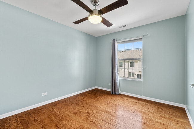 Building Photo - 1509 Lake Ridge Ct