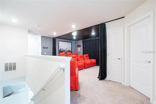 Building Photo - 7243 Oak Hammock Dr