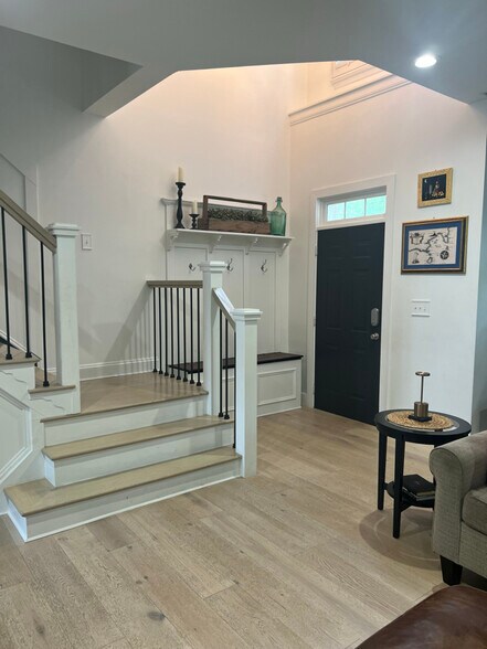 Building Photo - 502 Bright Meadow Dr