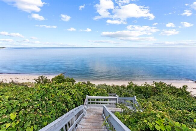 Building Photo - 64 Cliffside Dr