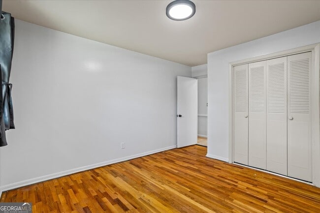 Building Photo - 7121 Forest Dr SE