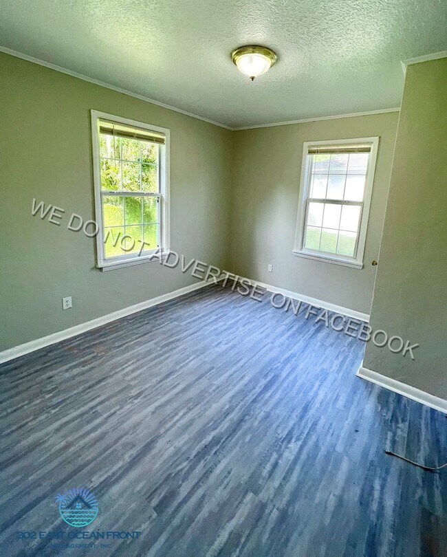Building Photo - $200 OFF FIRST MONTH RENT - Gorgeous 3 bed...