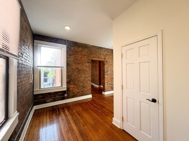 Building Photo - 1508 Moore St