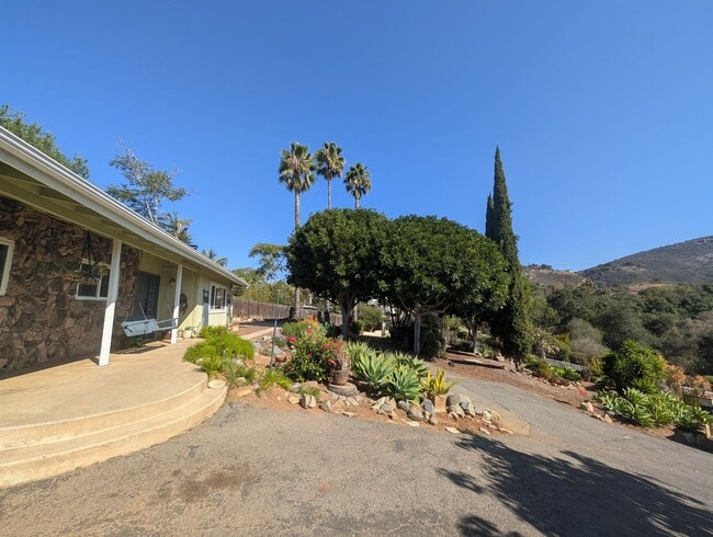 Building Photo - Great 3 Bedroom Ranch Style Home in North ...