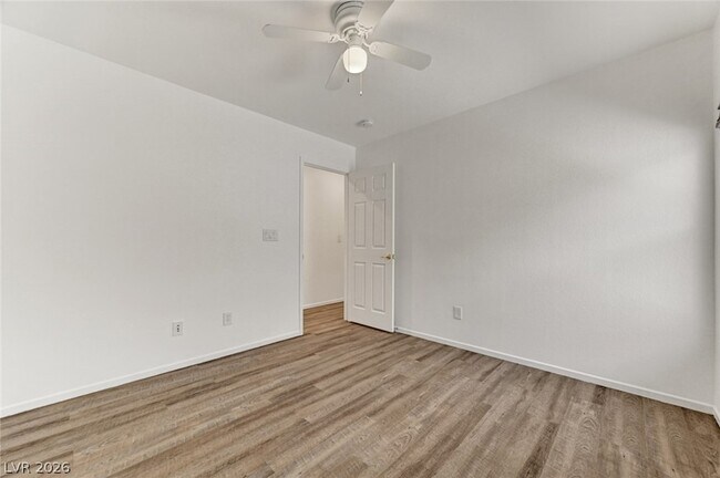 Building Photo - 3149 Calamus Pointe Ave