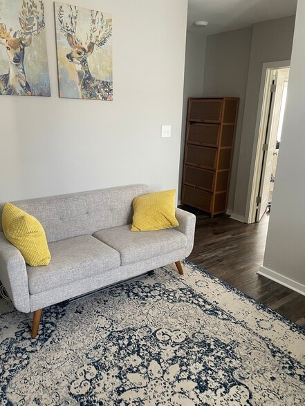 Building Photo - 4799 1/2 Silverwood St