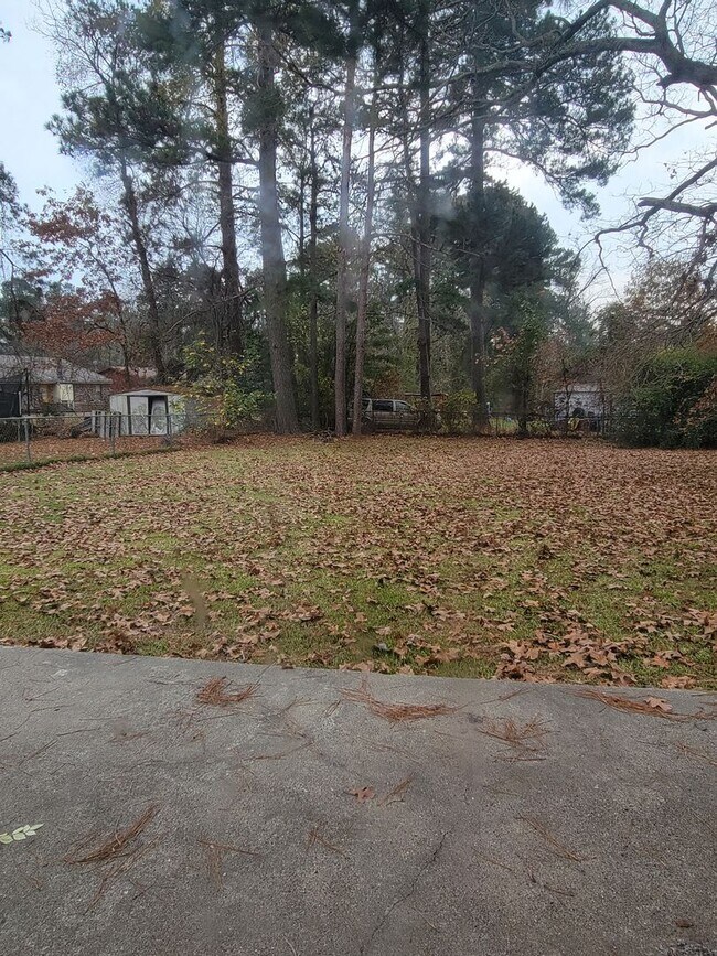 Building Photo - 6411 Frondosa Dr