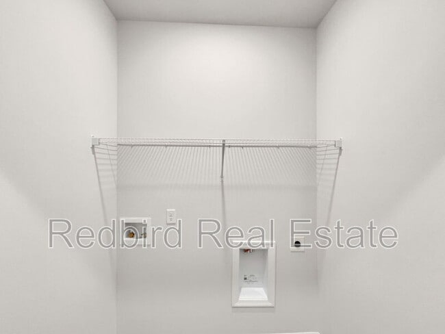 Building Photo - 1611 Manuka Ln