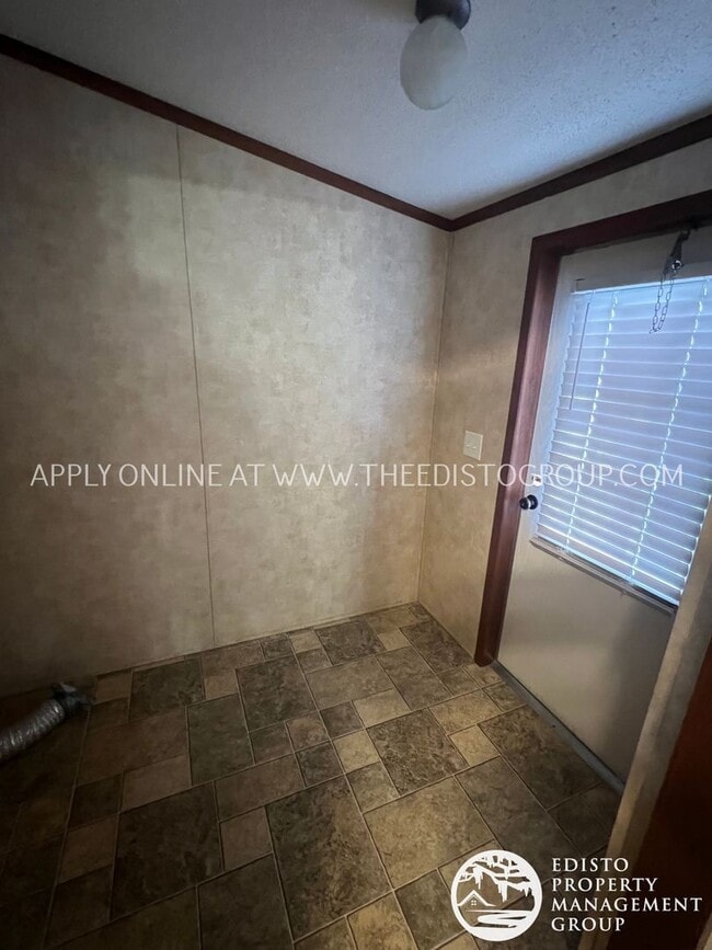 Building Photo - Charming 3-Bed, 2-Bath Country Home on 1.2 Acres – Near Bamberg & Orangeburg