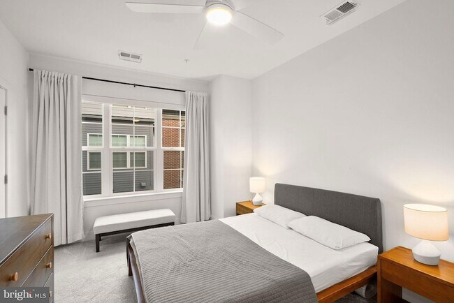 Building Photo - 11258 Faraday Park Dr.