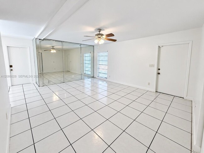 Building Photo - 7804 NW 73rd Terrace