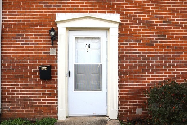 Building Photo - 500 Concord Rd