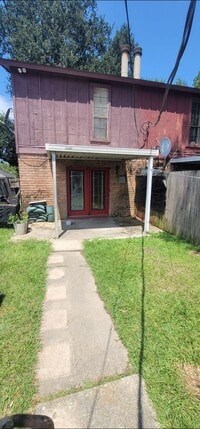 Building Photo - 13942/13944 Azalea Park Ave