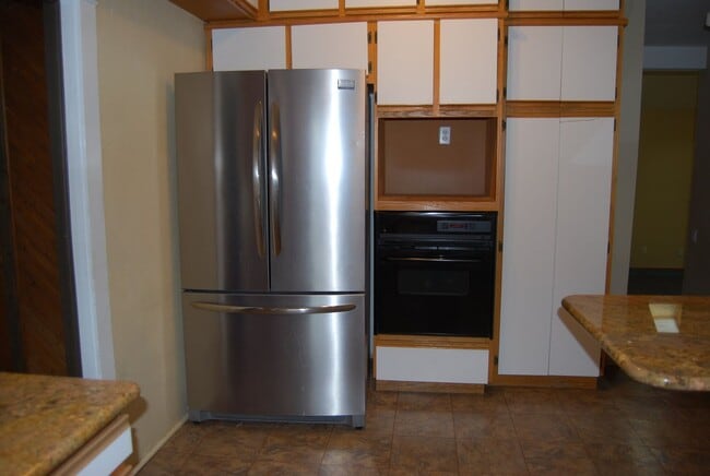 Building Photo - 3 Bedroom 2 Bath Home Newberg OR