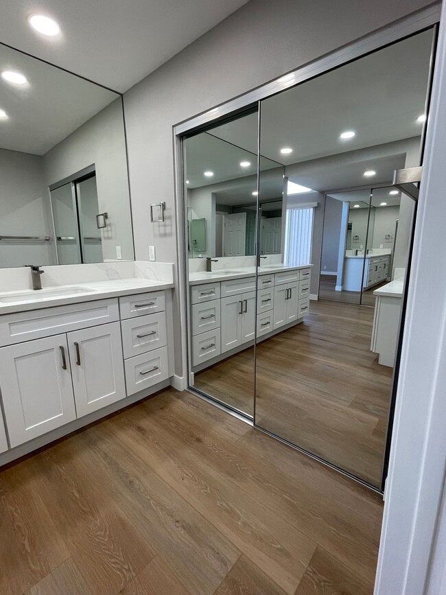 Building Photo - Remodeled Home in Irvine, Includes Attache...